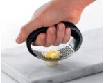 Stainless Steel Manual Garlic Presses Garlic Mincer Chopping Kitchen Tools. - Image 3