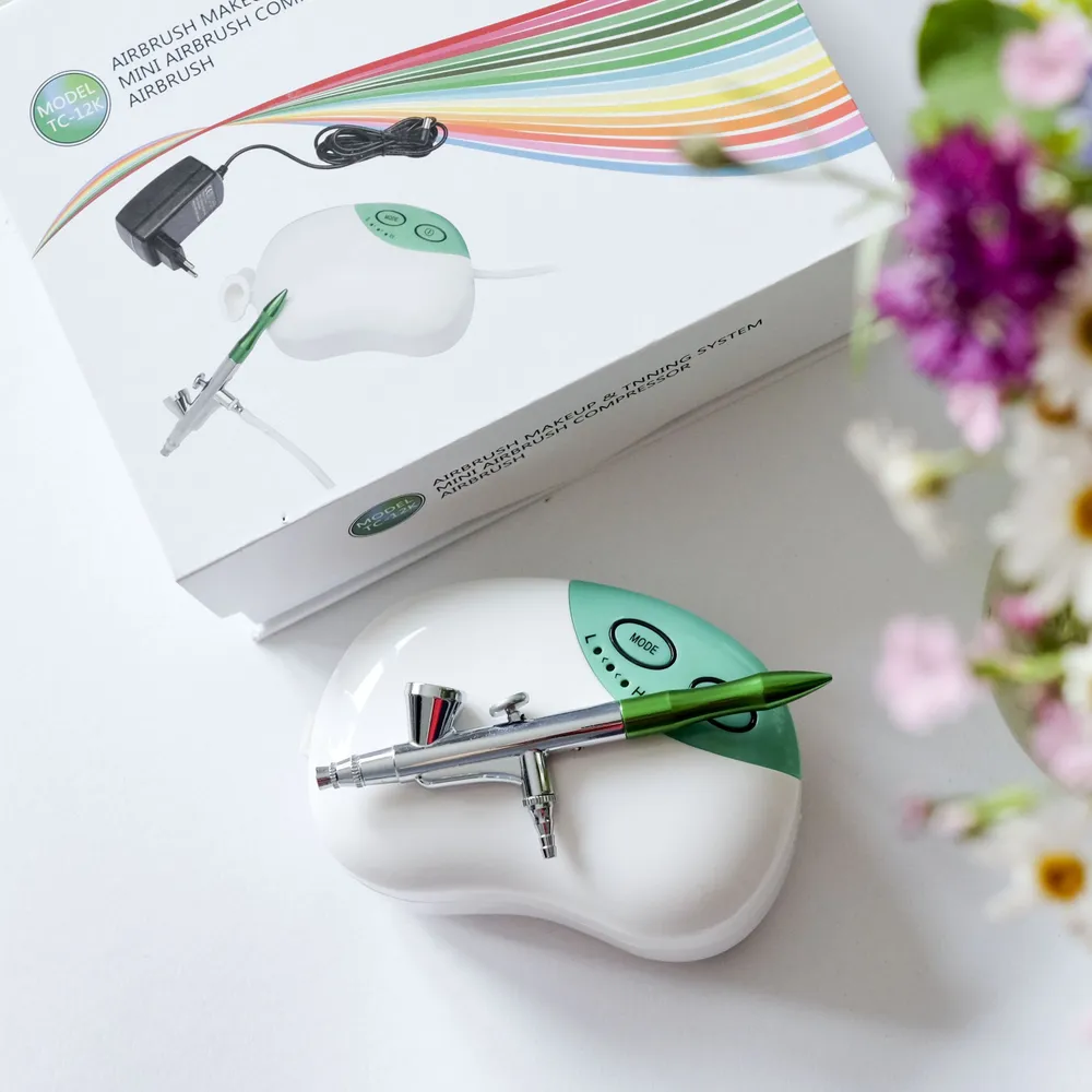 Mini airbrush kit (compressor and airbrush) Airbrush Makeup & Tnning System Mini Airbrush Compressor Airbrush - MODEL TC-12K - Image 1